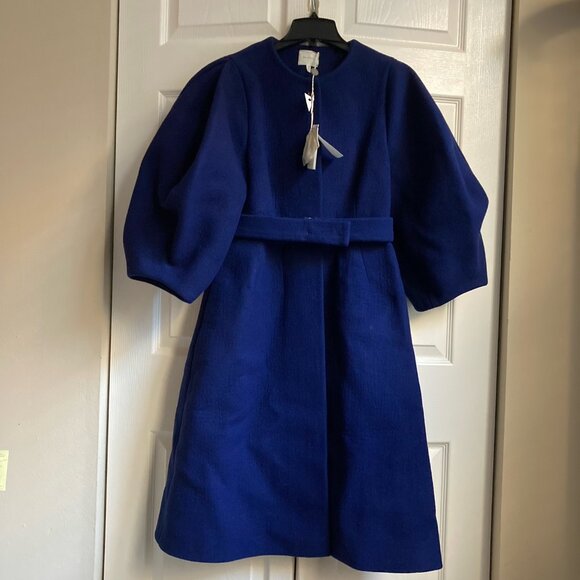 Oversized sleeve coat